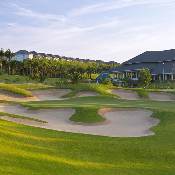 Golfing in southern Vietnam 7 days